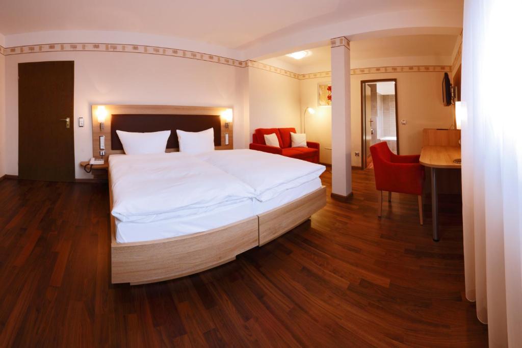 Hotel Fortuna Kirchzarten Zimmer foto